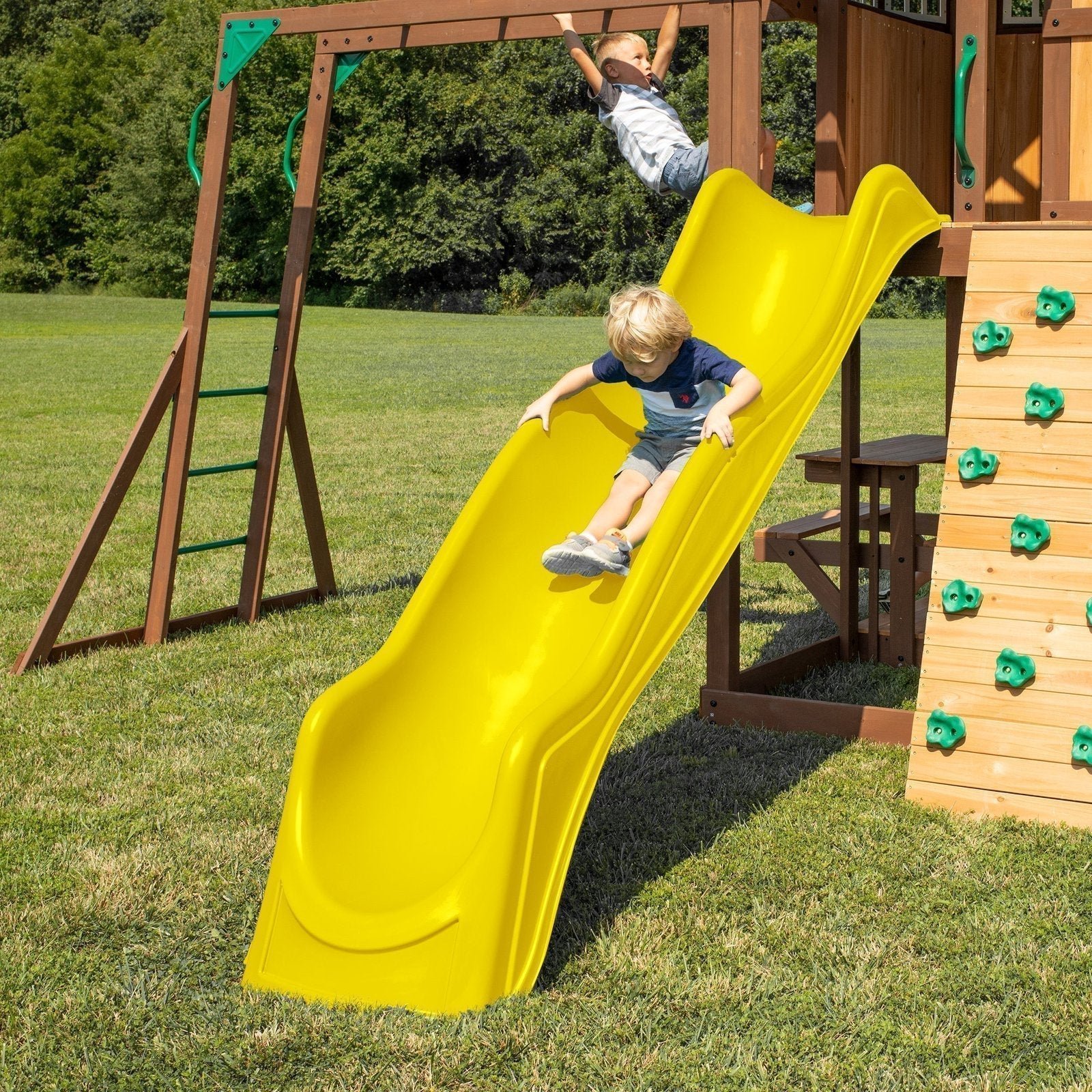03-Skyfort-with-Vac-Slide-Slide-2copyYellow-1.jpg