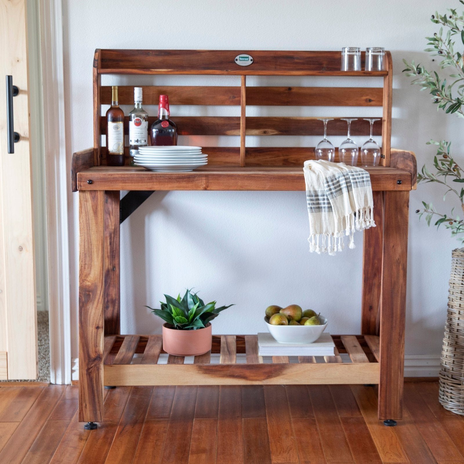 P8-Potting-Table-IndoorFront-1-1.jpg