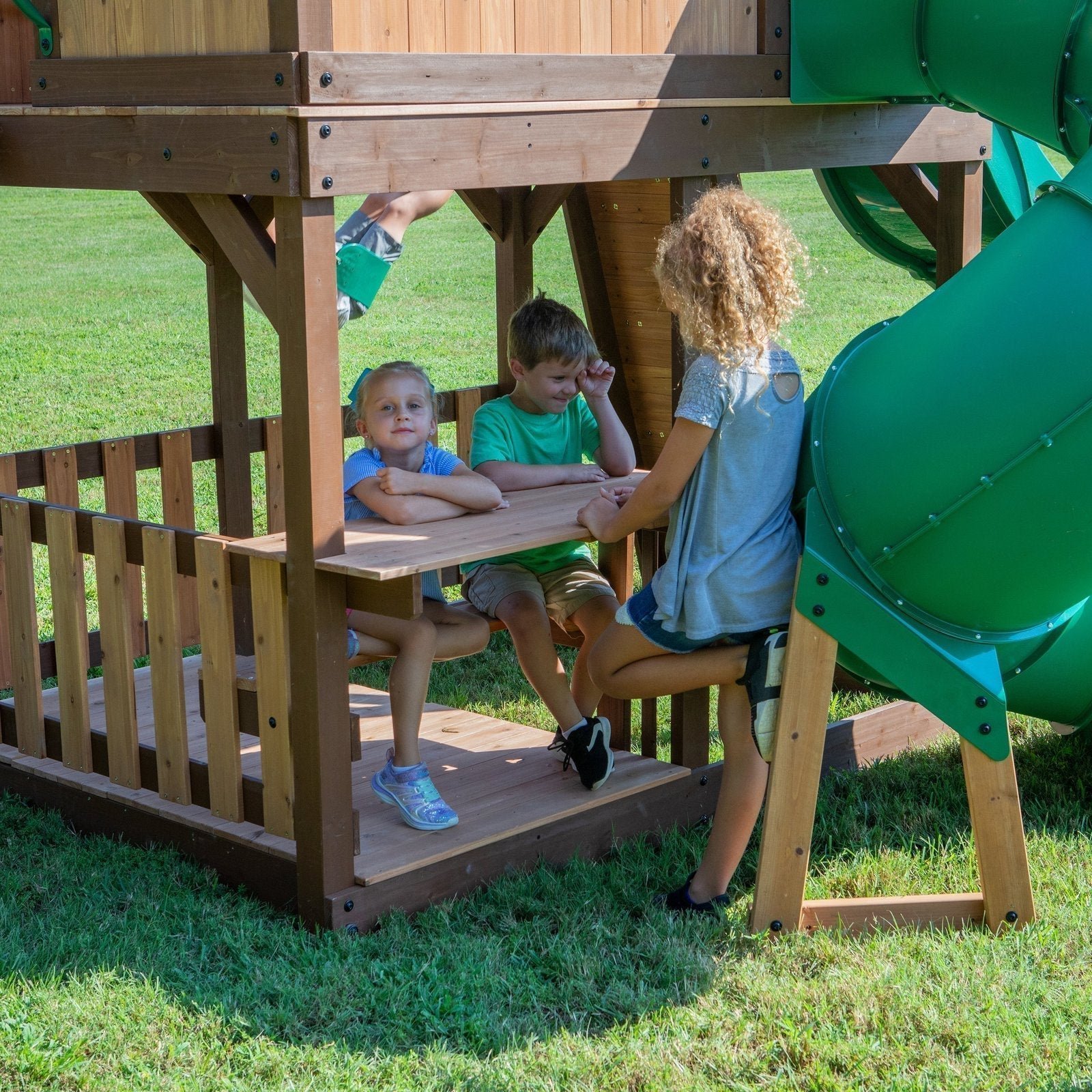Skyfort-With-Tube-Slide-Bench_d04385ec-c473-46b1-a539-55d93e4cea0a-1.jpg