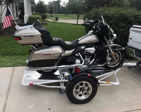 White_Single_Ride_Up_Trailer_with_Harley_1800x1800-600x475-1.jpg