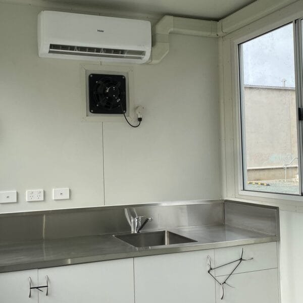 premiershippingcontainers_1633559635_2678814835091113485_4553681639-600x600-1-1.jpg